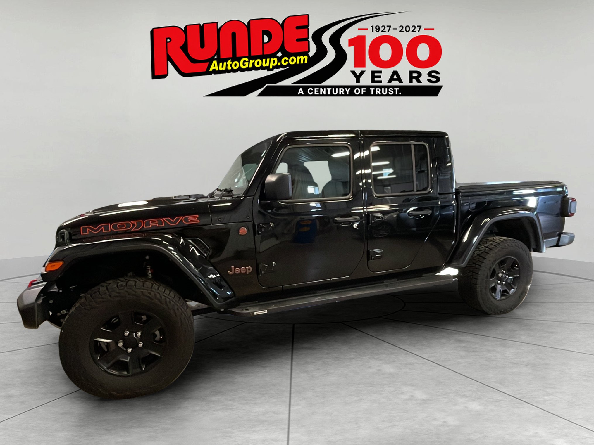 Used 2023 Jeep Gladiator Mojave w/ LED Lighting Group AWD/4WD image 1