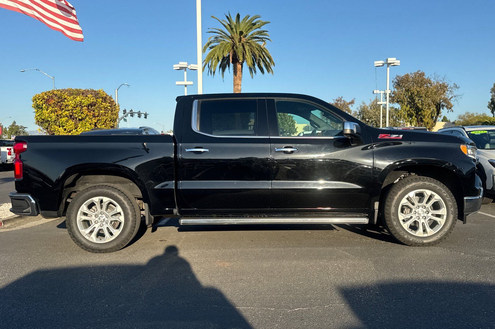 Used 2022 Chevrolet Silverado 1500 LTZ AWD/4WD image 4