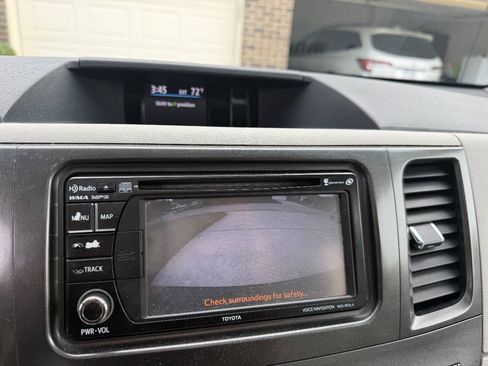 Used 2012 Toyota Sienna XLE w/ Entertainment Pkg FWD image 26
