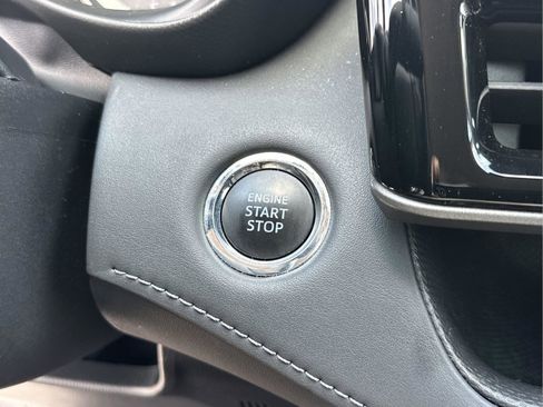 Used 2022 Toyota Highlander Limited image 11