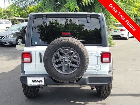 Used 2024 Jeep Wrangler Unlimited Sport AWD/4WD image 24