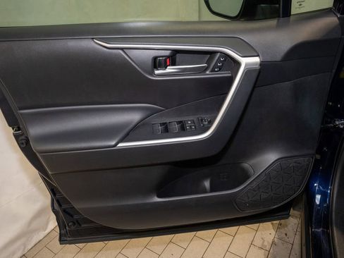 Used 2023 Toyota RAV4 XLE Premium image 12