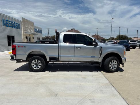 Used 2023 Ford F250 XLT w/ 360-Degree Camera Package AWD/4WD image 2