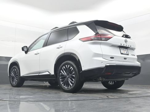 Certified 2025 Nissan Rogue Platinum w/ Platinum Premium Package FWD image 23