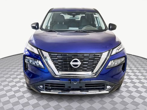 Used 2023 Nissan Rogue S image 2