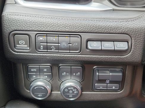 Used 2021 GMC Yukon Denali AWD/4WD image 20