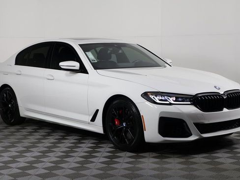 Used 2023 BMW 540i w/ M Sport Package image 3