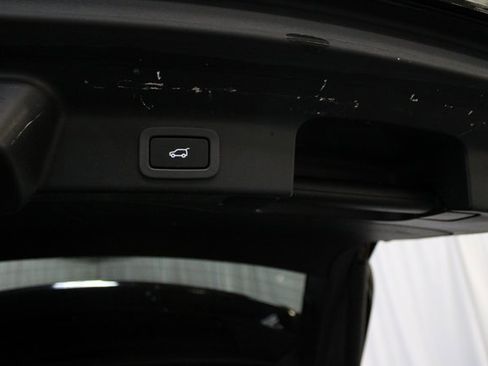 Used 2018 Jaguar F-PACE Prestige image 8