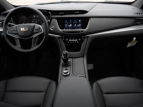 New 2026 Cadillac XT5 Luxury w/ LPO, Floor Liner Package image 7