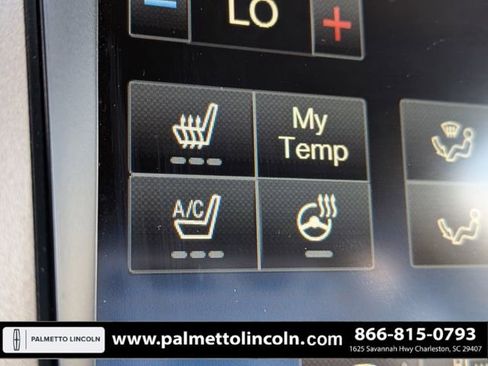 Used 2014 Lincoln MKX FWD w/ Equipment Group 101A image 25