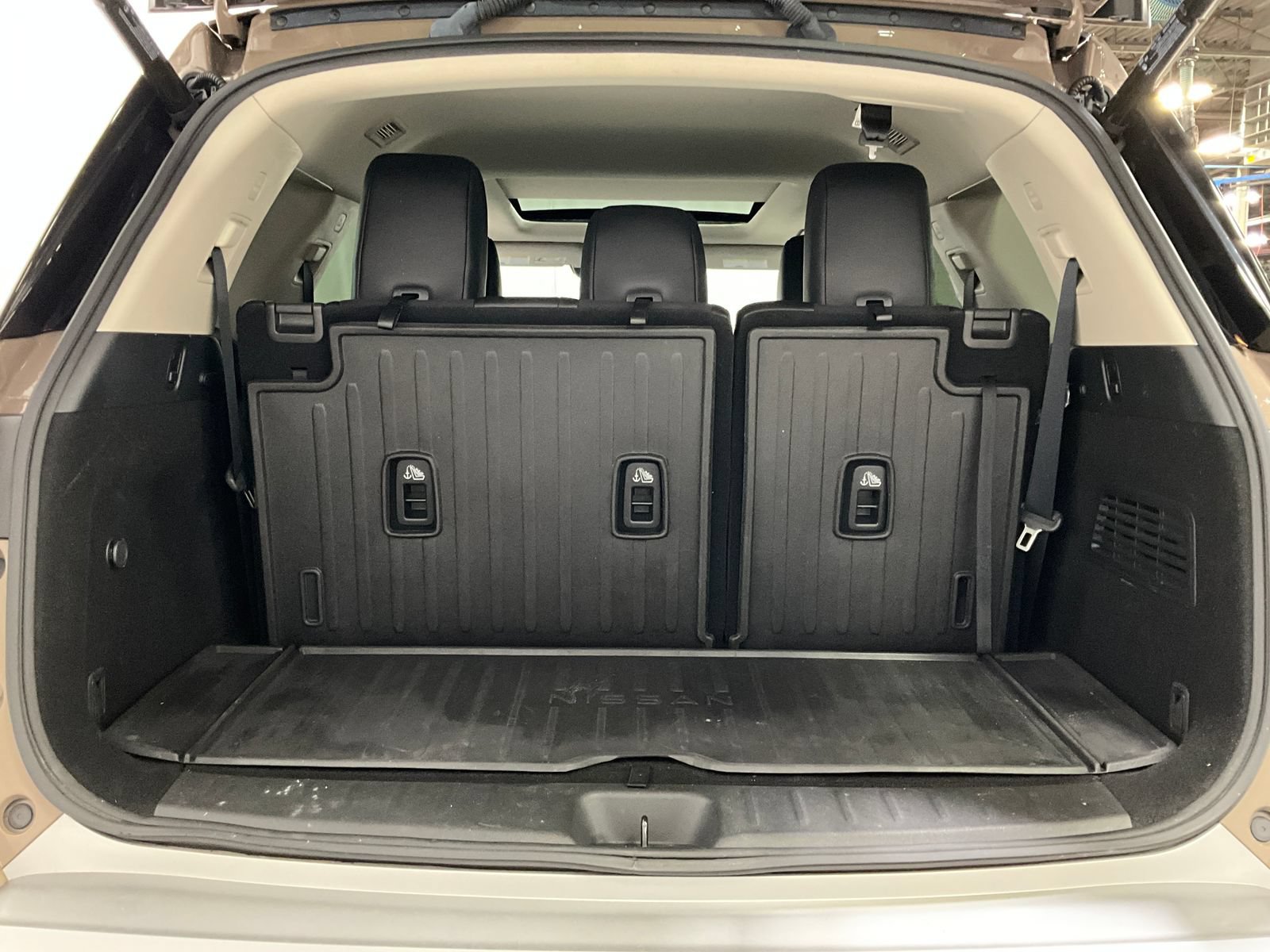 Used 2023 Nissan Pathfinder Platinum AWD/4WD image 27