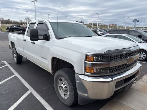 Used 2019 Chevrolet Silverado 2500 W/T image 2