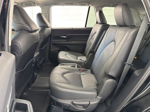 Certified 2024 Toyota Grand Highlander Limited image 37