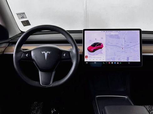 Used 2023 Tesla Model Y Long Range AWD/4WD image 12