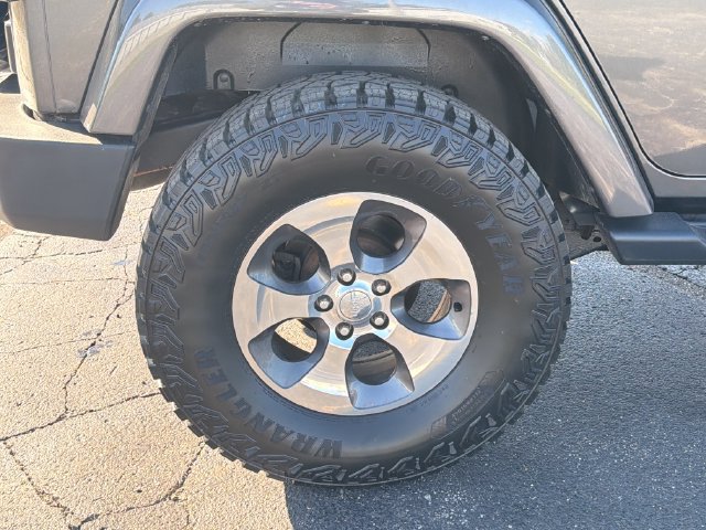 Used 2018 Jeep Wrangler Unlimited Sahara AWD/4WD image 17