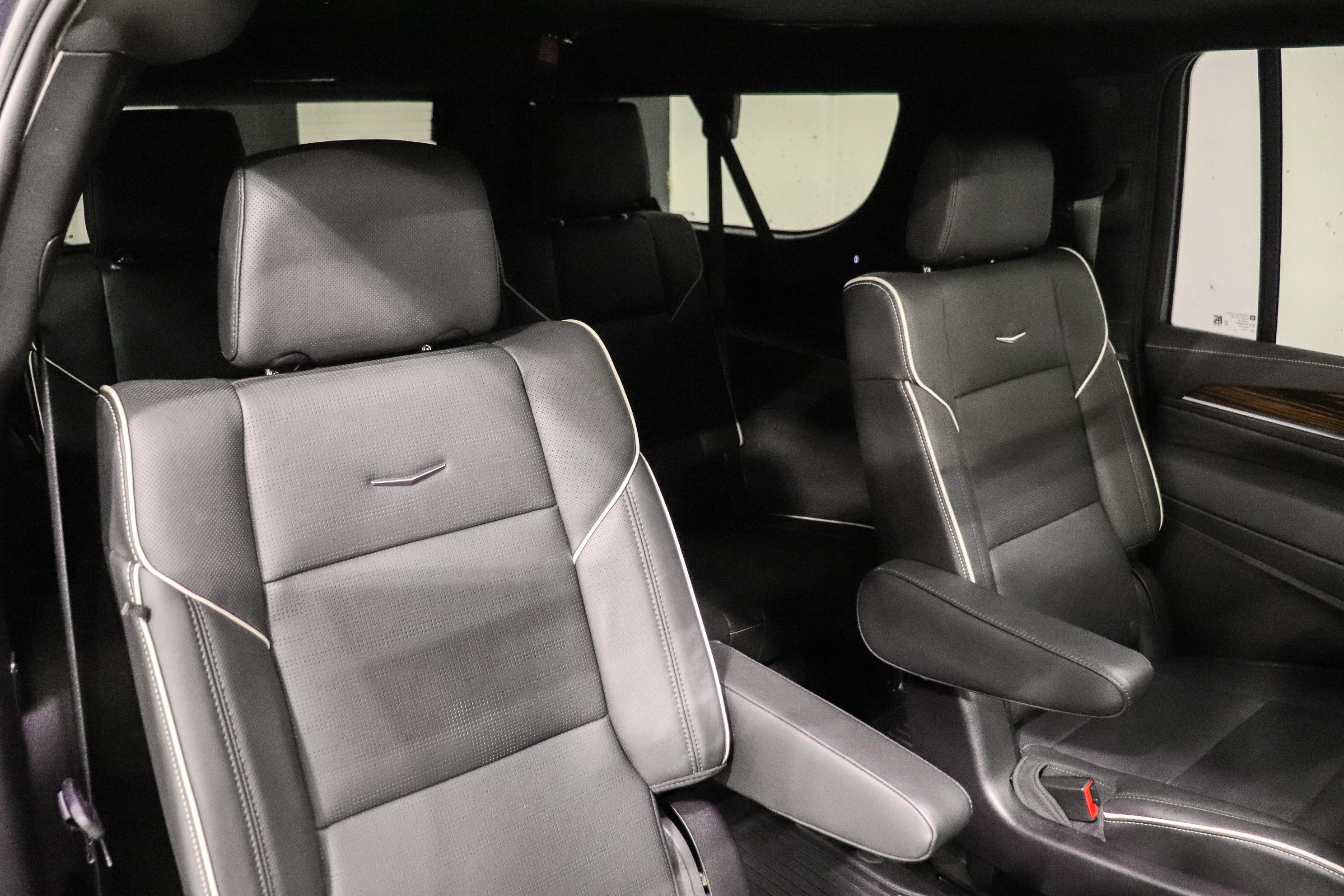 Certified 2023 Cadillac Escalade ESV Premium Luxury AWD/4WD image 23