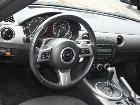 Used 2009 MAZDA MX-5 Miata Sport RWD image 8