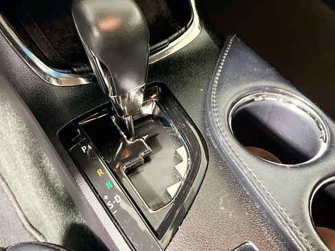 Used 2018 Toyota Avalon XLE image 25