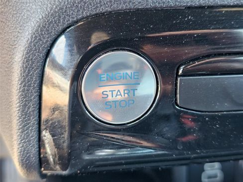 Used 2025 Ford Escape ST-Line w/ Tech Pack #1 FWD image 24