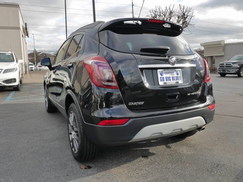 Used 2019 Buick Encore Sport Touring image 5
