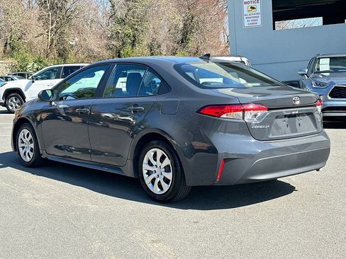 Used 2025 Toyota Corolla LE image 3