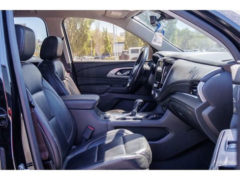 Used 2019 Chevrolet Traverse RS w/ LPO, 'HIT The Road' Package FWD image 8