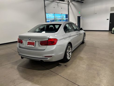 Used 2018 BMW 340i xDrive Sedan w/ Premium Package AWD/4WD image 3
