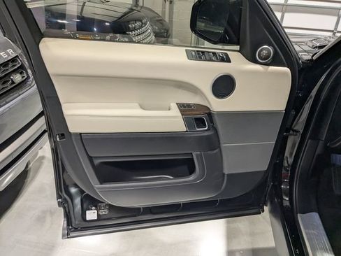 Used 2015 Land Rover Range Rover Sport HSE image 20