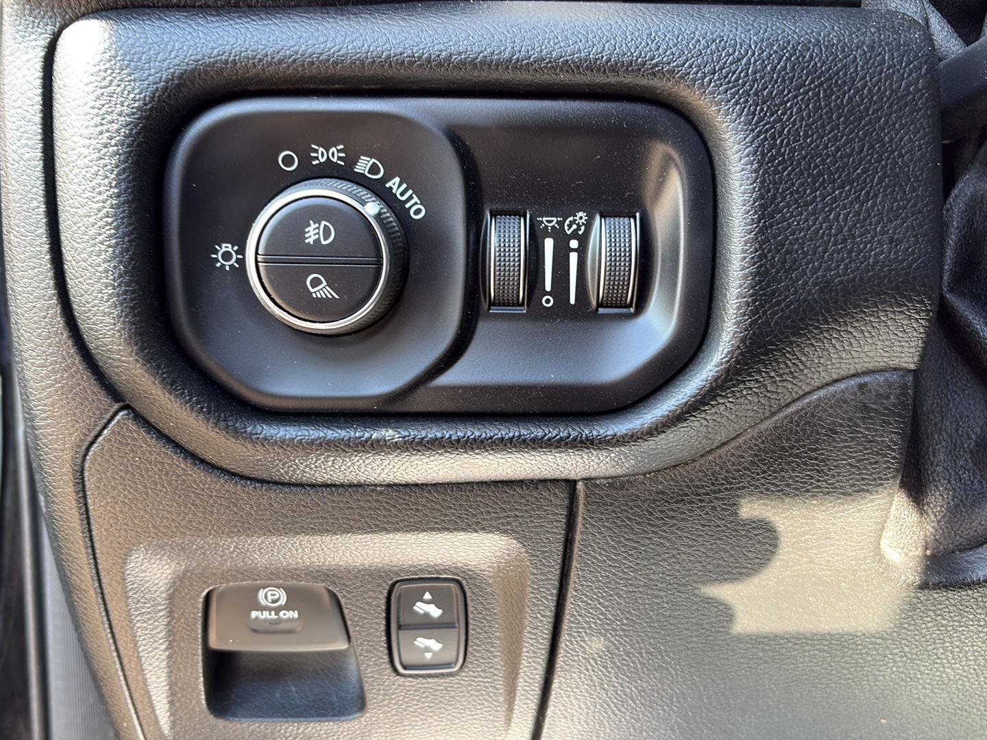 Used 2021 RAM 1500 Laramie AWD/4WD image 10