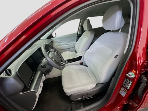 Used 2025 Hyundai Kona SEL image 13