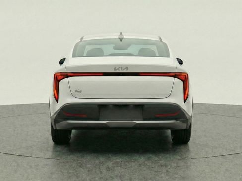 Used 2025 Kia K4 LXS image 7