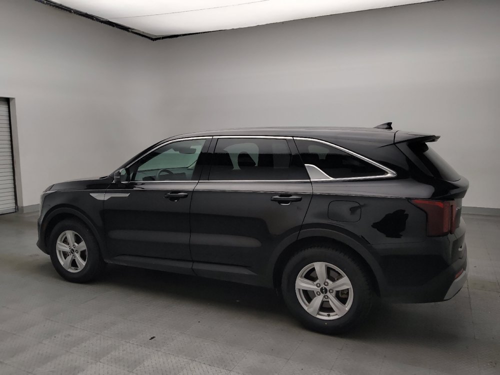 Used 2024 Kia Sorento LX FWD image 3