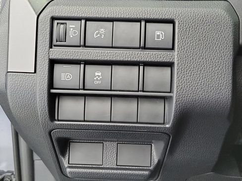 Used 2025 Toyota 4Runner SR5 AWD/4WD image 30