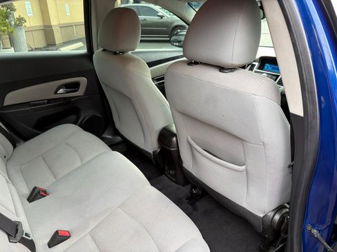 Used 2012 Chevrolet Cruze LT image 18