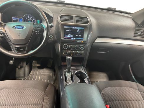 Used 2016 Ford Explorer XLT w/ Equipment Group 201A AWD/4WD image 10