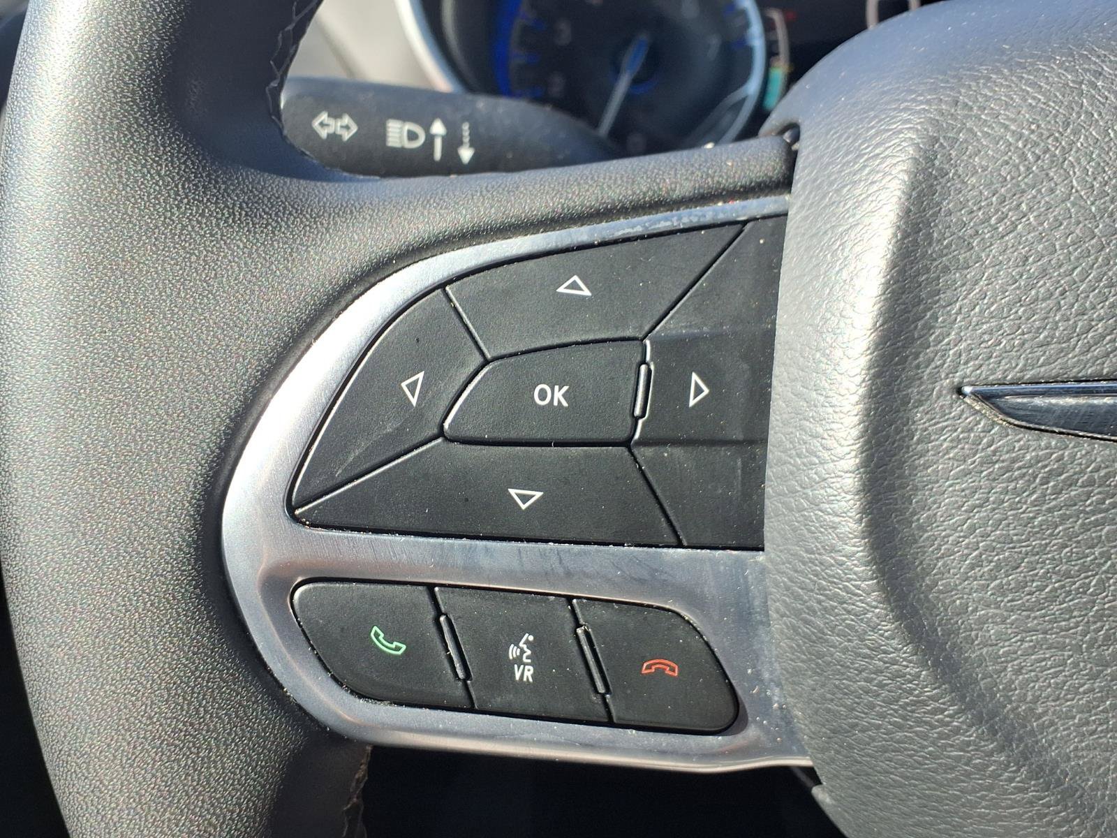 Used 2025 Chrysler Pacifica Select FWD image 20