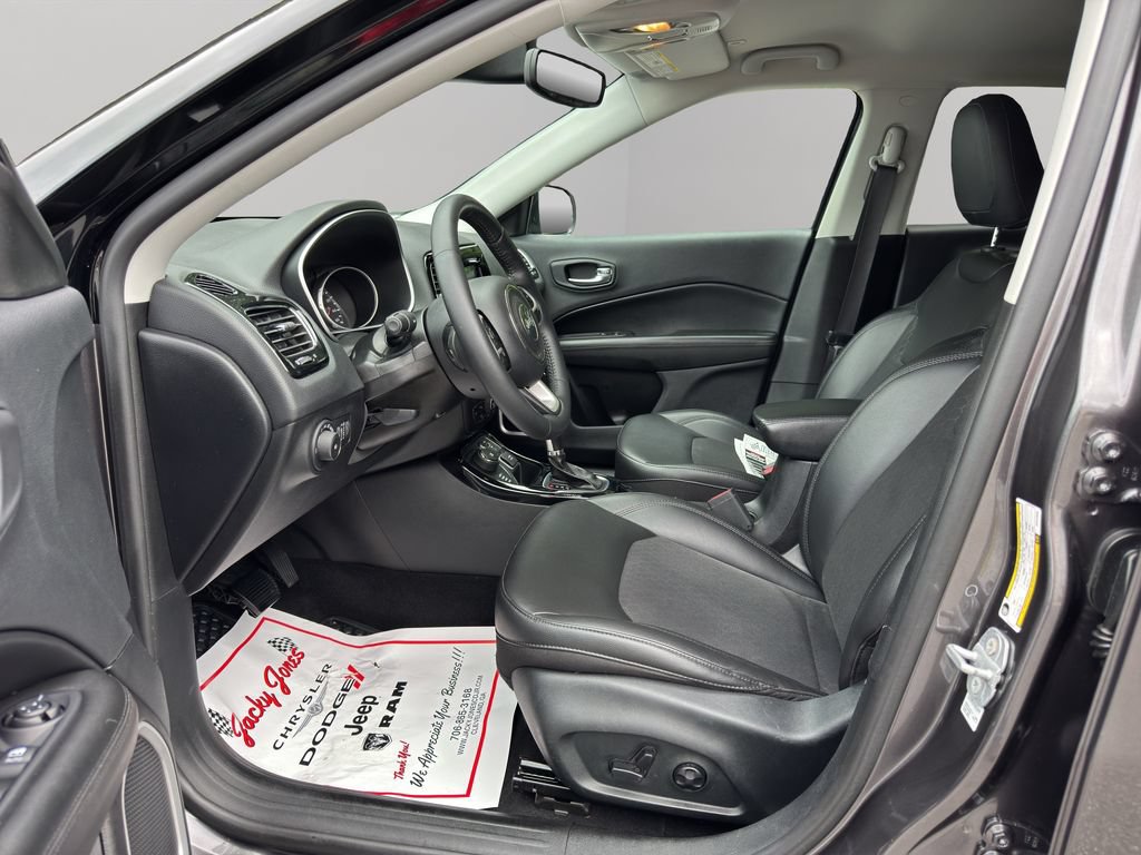 Used 2019 Jeep Compass Latitude AWD/4WD image 4