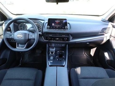 Certified 2026 Nissan Rogue SV FWD image 22