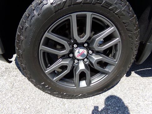 Used 2021 GMC Sierra 1500 AT4 w/ AT4 Premium Package AWD/4WD image 14