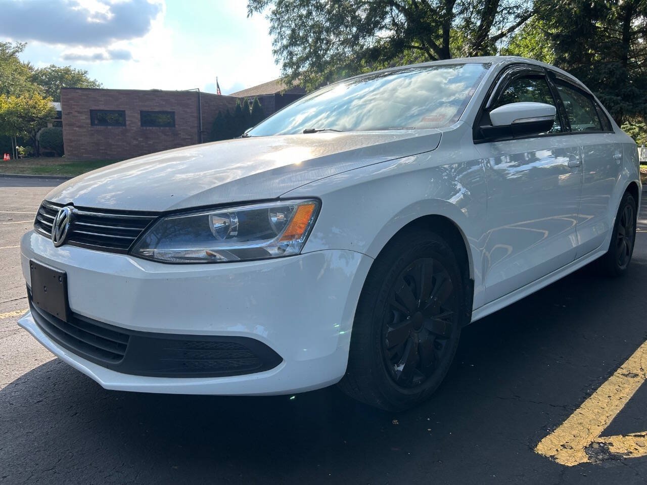 Used 2014 Volkswagen Jetta SE FWD image 2