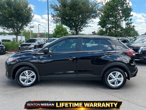 Certified 2025 Nissan Kicks Play S FWD image 5
