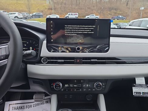 New 2026 Mitsubishi Outlander SEL image 19