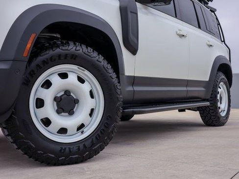 Used 2024 Land Rover Defender 110 S image 8