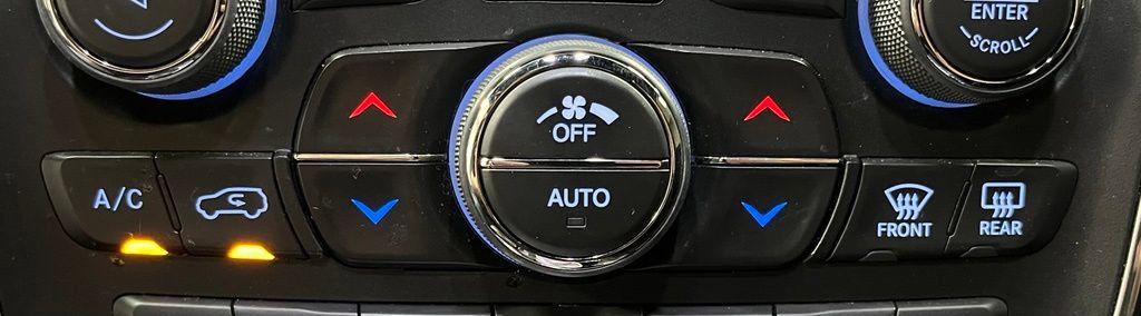 Used 2017 Jeep Grand Cherokee Trailhawk AWD/4WD image 38