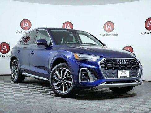 Used 2023 Audi Q5 2.0T Premium w/ Convenience Package AWD/4WD image 1
