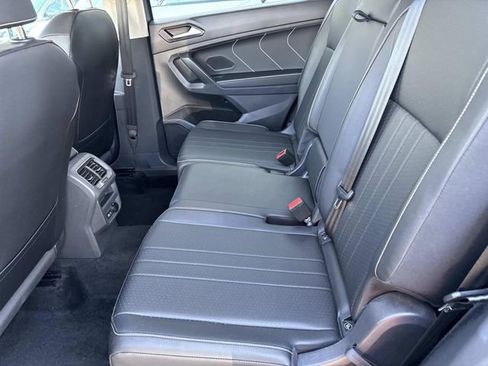 Used 2023 Volkswagen Tiguan SE image 10