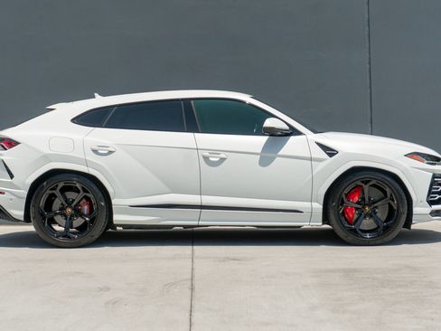 Used 2020 Lamborghini Urus AWD/4WD image 6