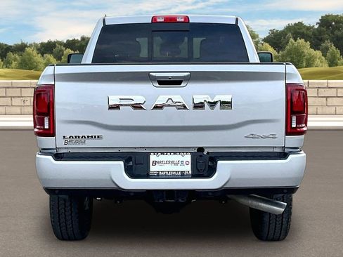 Used 2026 RAM 2500 Laramie AWD/4WD image 4