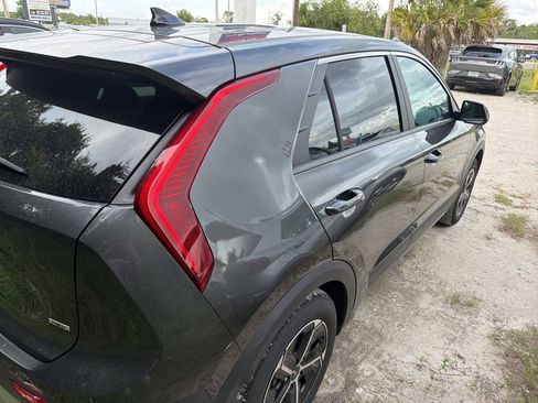 Used 2025 Kia Niro LX FWD image 4