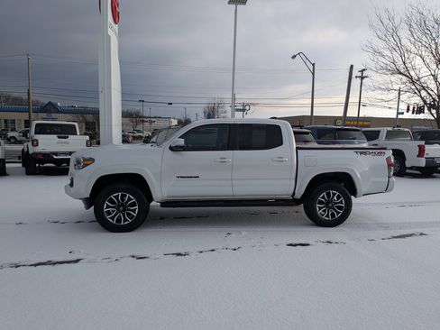 Used 2023 Toyota Tacoma TRD Sport image 4